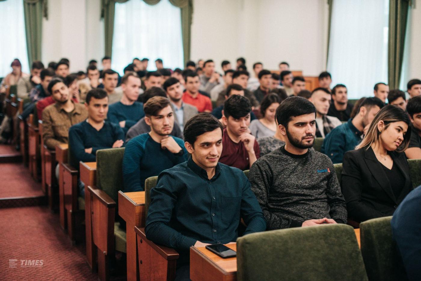 Разговор на родном языке и наставления Посла для таджикских студентов